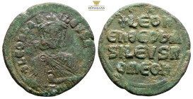 Leo VI. Constantinople, AE Nummi. AD 886-912. (8.83g, 27.6mm) + LEON bASILEVS ROM, crowned facing bust, holding akakia / + LEOn/En ΘΕΟ bA/SILEVS R/OME...