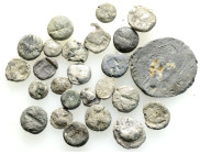 Lot of 25 unclassified See picture. LOT SOLD AS IS, NO RETURNS