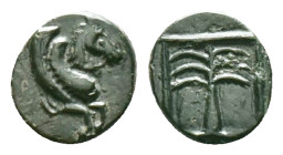 TROAS, Skepsis. Circa 350-310 BC. Ae Forepart of Pegasos right / Fir-tree in linear square; thunderbolt left. Condition: Very Fine

Weight: 0,64 gr....