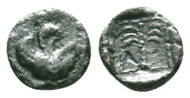TROAS, Skepsis. Circa 350-310 BC. Ae Forepart of Pegasos right / Fir-tree in linear square; thunderbolt left. Condition: Very Fine

Weight: 0,65 gr....