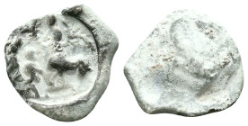 Byzantine Lead Seals. Circa 7th – 12th Century. Reference : Condition: Very Fine 

Weight: 5,69 gr. Diameter: 19,2 mm