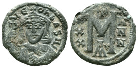 Leo V, the Armenian AD 813-820. Constantinople Follis Æ. LEON bASIL, crowned and cuirassed bust facing with short beard, holding cross potent and akak...