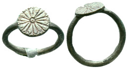 Crusaders Silver Cross Ring , Circa 10th-12th Century AD Reference : Condition: Very Fine

Weight: 2,14 gr. Diameter: 20,4 mm