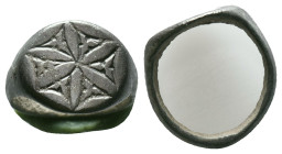 Bronze Ring Ae , Circa 10th-12th Century AD Reference : Condition: Very Fine

Weight: 3,20 gr. Diameter: 16,7 mm