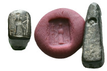 Roman or Late Antique Steatite Stamp Seal with Standing Figure Reference: Condition: Very Fine

Weight: 4,10 gr. Diameter: 17,8 mm