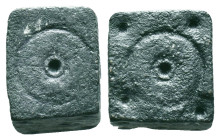 ANCIENT ISLAMIC BRONZE COMMERCİAL WEIGHTS (15th-19th).Ae. Reference: Condition: Very Fine

Weight: 13,6 gr. Diameter: 12,4 mm