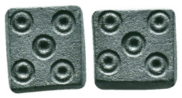 ANCIENT ISLAMIC BRONZE COMMERCİAL WEIGHTS (15th-19th).Ae. Reference: Condition: Very Fine

Weight: 5,74 gr. Diameter: 12,2 mm