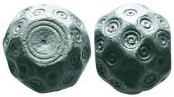 ANCIENT ISLAMIC BRONZE COMMERCİAL WEIGHTS (15th-19th).Ae. Reference: Condition: Very Fine

Weight: 57,6 gr. Diameter: 22,7 mm