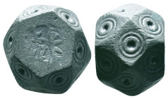 ANCIENT ISLAMIC BRONZE COMMERCİAL WEIGHTS (15th-19th).Ae. Reference: Condition: Very Fine

Weight: 29,8 gr. Diameter: 20,4 mm