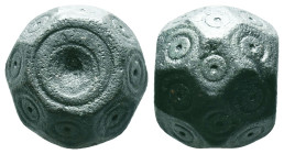 ANCIENT ISLAMIC BRONZE COMMERCİAL WEIGHTS (15th-19th).Ae. Reference: Condition: Very Fine

Weight: 29,0 gr. Diameter: 18,4 mm