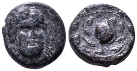 AEOLIS. Autokane. 4th century BC. Obv: Head of Zeus facing slightly right. Rev: Barley grain within wreath. Æ 17mm, 2,49g