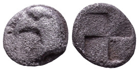 AEOLIS. Kyme. Circa 450-400 BC. Obv: Head of eagle left. Rev: Quadripartite incuse square. AR 8mm, 0,40g