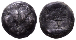 LESBOS. Uncertain mint. Circa 500-450 BC. Obv: Confronted heads of two boars. Rev: Quadripartite incuse square. AR 9mm, 1,31g