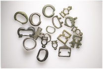 Lot of 17 unclassified See picture. LOT SOLD AS IS, NO RETURNS (H-118)
