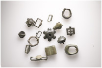 Lot of 30 unclassified See picture. LOT SOLD AS IS, NO RETURNS (H-124)