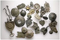 Lot of 30 unclassified See picture. LOT SOLD AS IS, NO RETURNS (H-120)