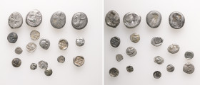 Lot of 16 unclassified See picture. LOT SOLD AS IS, NO RETURNS (H-94)