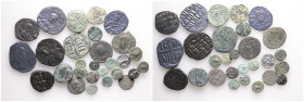 Lot of 28 unclassified See picture. LOT SOLD AS IS, NO RETURNS (H-76)