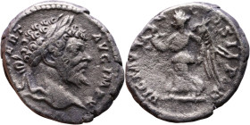 Septimus Severus (193-211) Denarius Obv: Laureate, draped bust of emperor. Rev: Victory walking left

16mm 3,12g