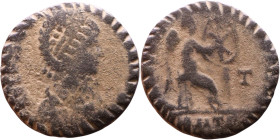 Aelia Eudoxia. (401-403 AD). Follis. Obv: AEL EVDOXIA AVG. Pearl-diademed, draped bust right with necklace. Rev: SALVS REI-PVBLICAE, Victory seated ri...