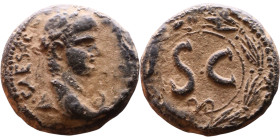 Nero (54-68) Syria: Antioch. Bronze coin. Obv: Bust of emperor. Rev: Large S C

20mm 7,70g

Artificial sand patina
