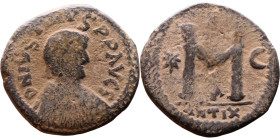 Justin I (518-527) Follis Obverse: DN IVSTINVS PP AVG, diademed, draped, and cuirassed bust right Reverse: Large M, Mintmark

32mm 13,39g

Artific...