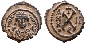 Maurice Tiberius (582-602) Decanummium Obverse: Crowned bust facing, wearing consular robes, Reverse: Large X

20mm 3,00g

Artificial sand patina