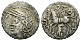 Lingones AR Quinar, Typ CONTE 

Gallia, Lingones. AR Quinar (13 mm, 1.84 g), Typ CONTE.
Av. Behelmter Frauenkopf (Roma) nach links.
Rv. Pferd nach...