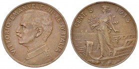 Italia AE 5 Centesimi 1913, senza punto 

Italia. Vittorio Emanuele III (1900-1943). CU 5 Centesimi 1913 (25 mm, 4.92 g), senza punto.
Pag. 895a; M...