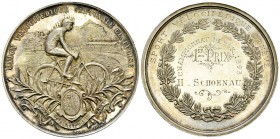 Genf, AR Medaille 1893, Vélocipédique 

Schweiz. Genf, Kanton. AR Medaille 1893 (48 mm, 52.11 g), Union Vélocipédique Cantonale Genevoise. Graviert ...