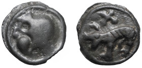 GAULE - CELTIC
Carnutes. Potin classe IV au loup ND (fin du IIe - première moitié du Ier siècle avant J.-C.).
DT.2612 - LT.- ; Potin - 3,73 g - 17 mm ...