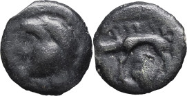 GAULE - CELTIC
Meldes. Potin au sanglier et à la tête coupée, POT 8, classe 1 à la tête à gauche ND (fin du IIe siècle avant J.-C.).
LT.9180 - DT.151 ...
