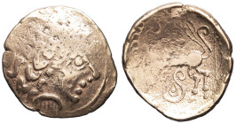 GAULE - CELTIC
Leuques. Statère au cheval retourné et à la lyre ND (c.120-75e avant J.-C.).
LT.8990 - DT.143 - Scheers 77 ; Électrum - 6,98 g - 21 mm ...