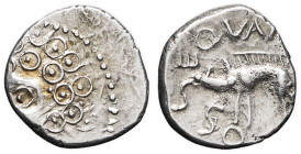 GAULE - CELTIC
Séquanes. Denier SEQVANOIOTVOS ND (Ier siècle avant J.-C.).
LT.5351 - DT.3243 - RIG.260 ; Argent - 1,98 g - 13,5 mm - 9 h
Frappe décent...