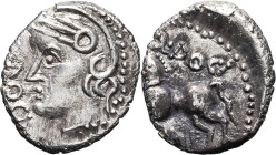 GAULE - CELTIC
Séquanes. Quinaire Q. DOCI / SAM. F ND (100-50 av. J.-C.).
DT.3245 v. ; Argent - 1,88 g - 14 mm - 6 h
Frappe décentrée au revers. Super...