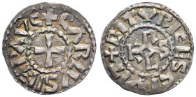 FRANCE / CAROLINGIENS - FRANCE / CAROLINGIAN
Charles le Chauve ou au nom de Charles Empereur (fin IXe - début Xe s.). Denier ND, Bourges.
P.743 - MG.1...