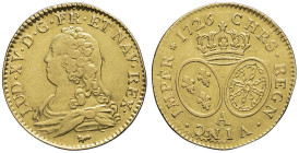 FRANCE / CAPÉTIENS - FRANCE / ROYAL
Louis XV (1715-1774). Louis d’or aux lunettes 1726, A, Paris.
Dy.1640 - G.340 - Fr.461 ; Or - 8,05 g - 24 mm - 6 h...