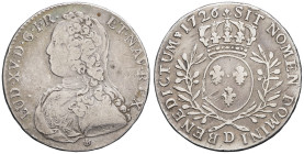 FRANCE / CAPÉTIENS - FRANCE / ROYAL
Louis XV (1715-1774). Demi-écu aux rameaux d’olivier 1726, D, Lyon.
Dy.1676 - G.313 ; Argent - 14,46 g - 31,5 mm -...