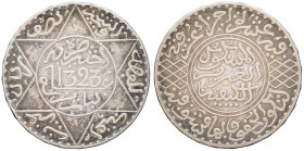 MAROC - MOROCCO
Abdül Aziz I (1894-1908). 5 dirhams AH 1323 (1905), Paris.
Lec.177 - KM.21.3 ; Argent - 12,34 g - 31,5 mm - 12 h
TTB.