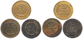 MAROC - MOROCCO
Abdül Aziz I (1894-1908). Lot de 3 monnaies de 1 mouzouna AH 1320 (1902), Fès.
Lec.22 ; Bronze - 1,03 - 0,88 - 0,88 g - 16 mm - 12 et ...