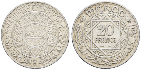 MAROC - MOROCCO
Mohammed V (1927-1961). 20 francs AH 1352 (1933), Paris.
Lec.271 - KM.39 ; Argent - 19,95 g - 35 mm - 6 h
Léger nettoyage. Superbe.