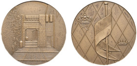MONACO - MONACO
Rainier III (1949-2005). Médaille, cinquantenaire du Comité des traditions monégasques 1974, Paris.
Bronze - 59,61 g - 49,5 mm - 12 h
...
