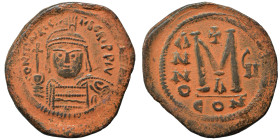 Maurice Tiberius, 582-602. Follis (bronze, 11.98 g, 34 mm), Constantinople. Draped and cuirassed bust facing, wearing plumed helmet with pendilia and ...