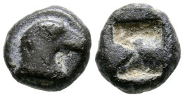 AEOLIS, Kyme. Hemióbolo. (Ar. 1,38g/9mm). 450-400 a.C. (SNG von Aulock 1623; SNG Copenhaguen 31-3). Anv: Cabeza de águila a derecha, delante K. Rev: C...