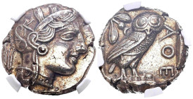 ATTICA, Atenas. Tetradracma. (Ar. 17,16g/25mm). 454-404 a.C. (SNG Copenhague 31). Anv: Cabeza de Atenas con casco ático con cresta a derecha. Rev: Búh...