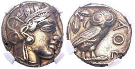 ATTICA, Atenas. Tetradracma. (Ar. 17,11g/23mm). 454-404 a.C. (SNG Copenhague 31). Anv: Cabeza de Atenas con casco ático con cresta a derecha. Rev: Búh...