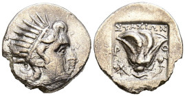 ISLAS DE CARIA, Rhodes. Dracma. (Ar. 2,62g/16mm). 88-84 a.C. (HGC 6, 1461). Anv: Busto radiado a derecha de Helio. Rev: Rosa entre P-O, encima leyenda...