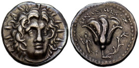 ISLAS DE CARIA, Rhodes. Didracma. (Ar. 6,43g/21mm). 250-229 a.C. Magistrados Mnasimachos. (SNG Copenhagen 765; HGC 6, 1439). Anv: Cabeza radiada de He...