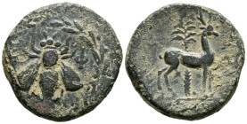 JONIA, Efesos. Calco. (Ae. 4,24g/19mm). 202-133 a.C. (SNG Copenhaguen 299). Anv: Abeja dentro de corona de laurel. Rev. Ciervo estante a derecha, detr...