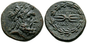 LYDIA, Tralles. Ae20. (Ae. 6,43g/20mm). Siglo II-Siglo I a.C. (SNG Kayhan 1010). Anv: Cabeza laureada de Zeus a derecha. Rev: Rayo alado, alrededor le...